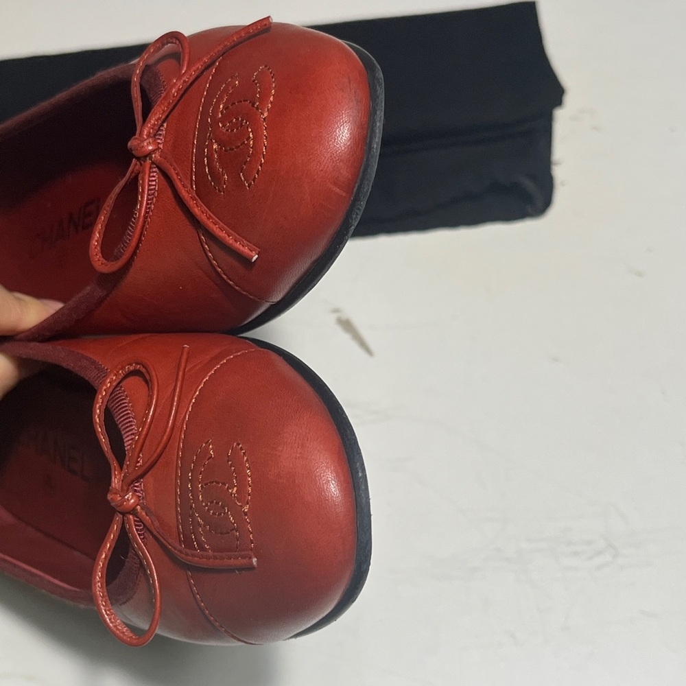CHANEL Women's Elegant Red Flats - Picture 2 of 10